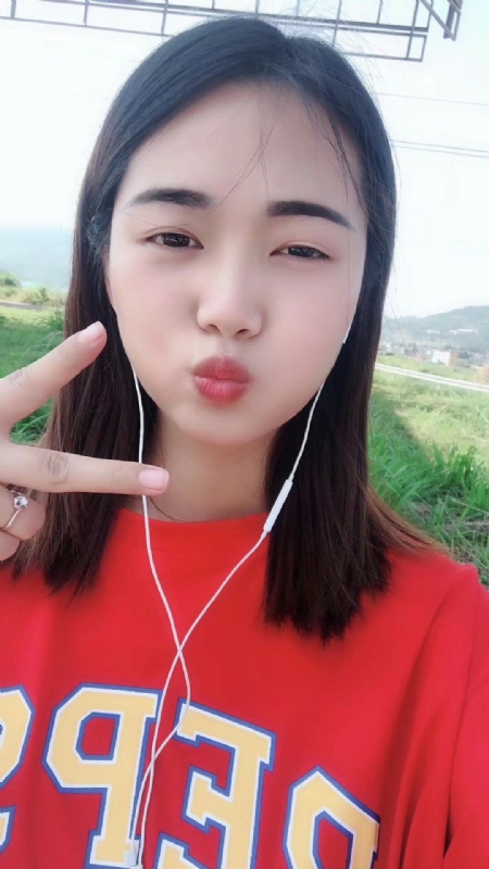 深拥必定温暖的第一张照片--黄冈相亲服务中心