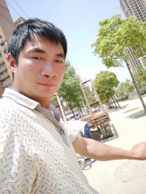 勇哥的第一张照片--黄冈相亲服务中心