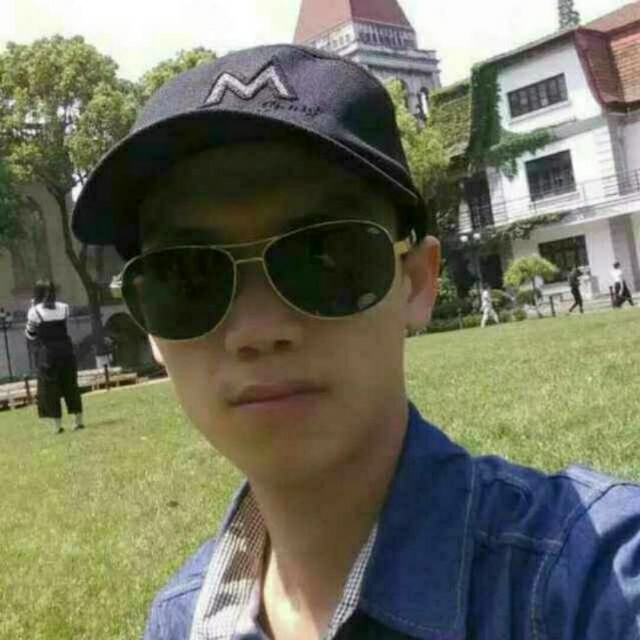 龙小华的第一张照片--黄冈相亲服务中心