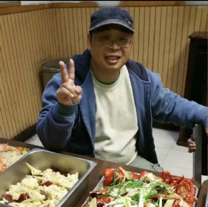 wally的第一张照片--黄冈相亲服务中心