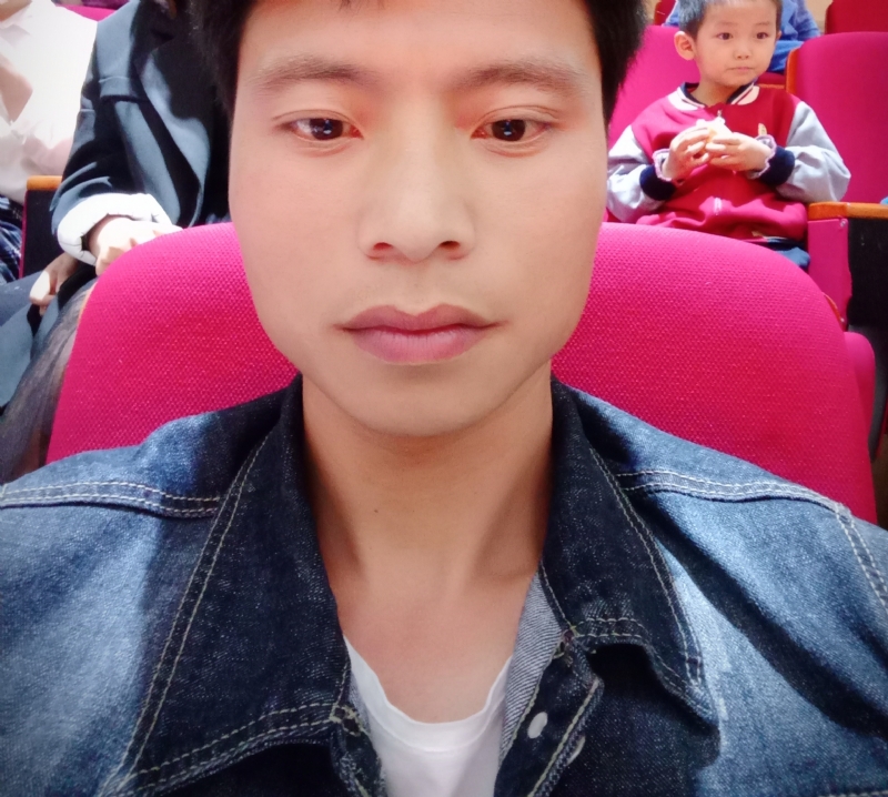 奋斗青年的第一张照片--黄冈相亲服务中心