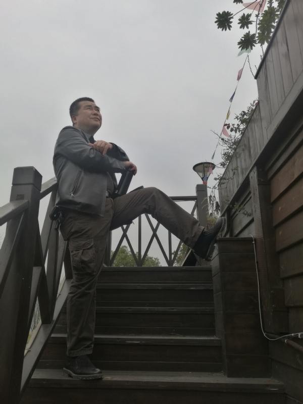 孤单背影的第一张照片--黄冈相亲服务中心