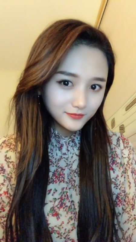 淡然一笑的第一张照片--黄冈相亲服务中心
