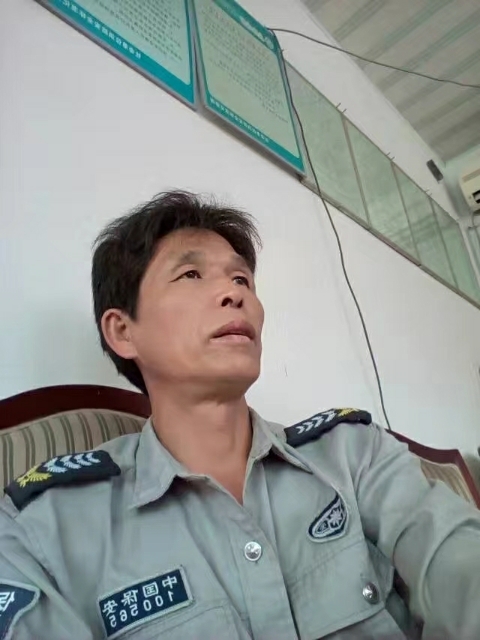 卧窗听雨的第一张照片--黄冈相亲服务中心