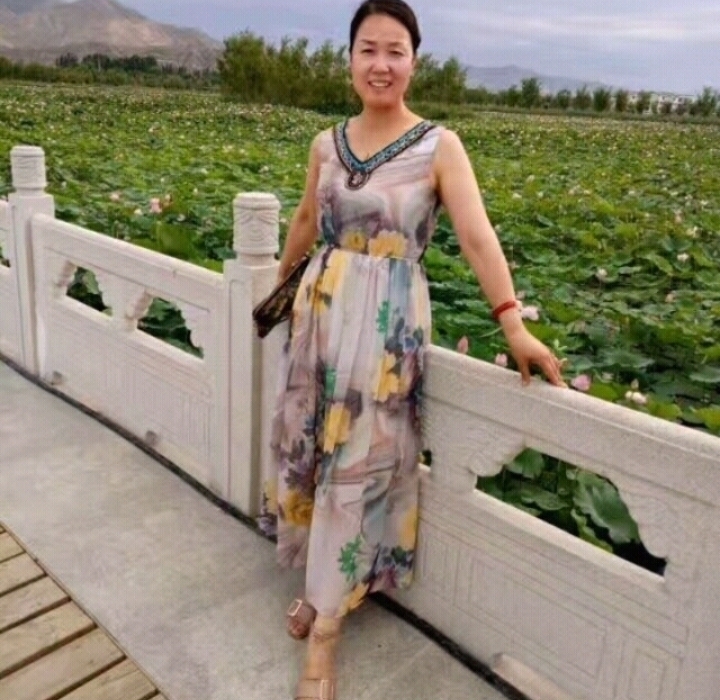 红叶的第一张照片--黄冈相亲服务中心