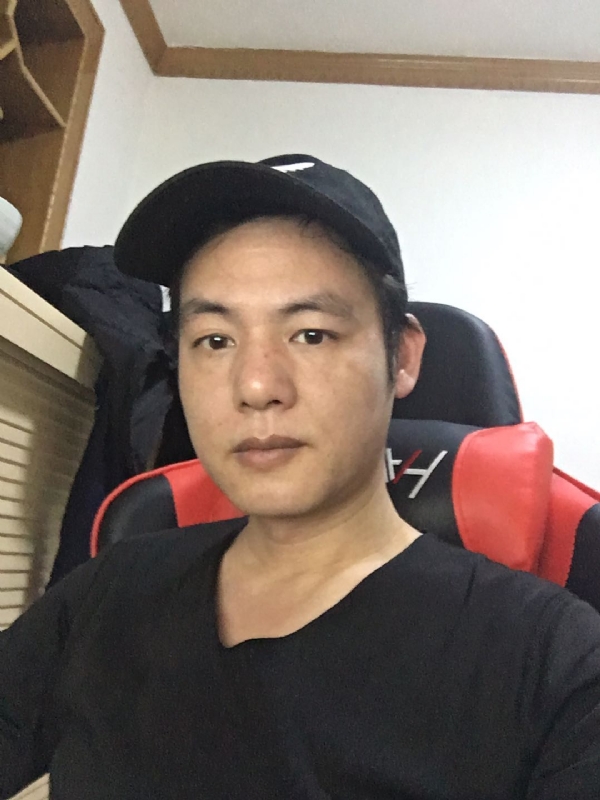 扛枪打鸟的第一张照片--黄冈相亲服务中心