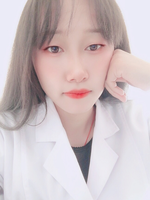 白婚纱的第一张照片--黄冈相亲服务中心