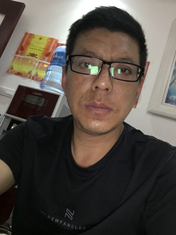 牵手的第三张照片--黄冈相亲服务中心