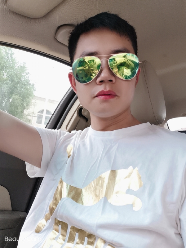 奋斗的第一张照片--黄冈相亲服务中心