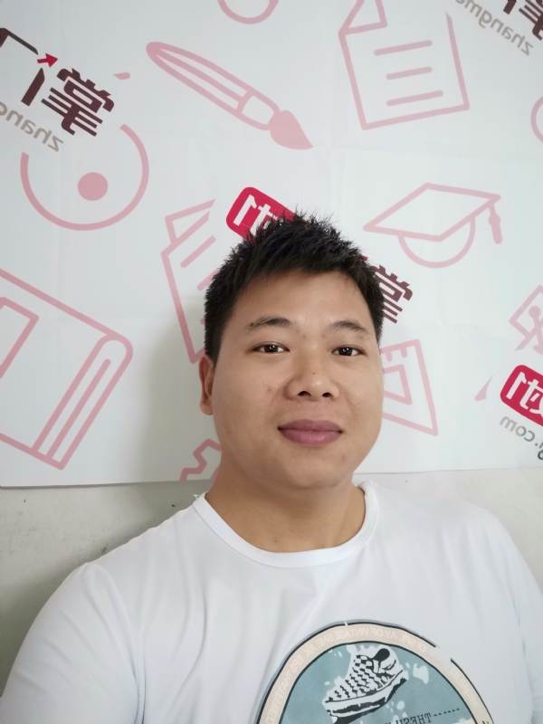 轻静地行走着的第一张照片--黄冈相亲服务中心