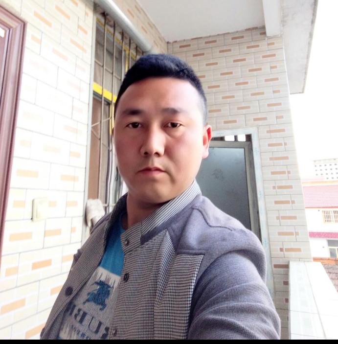 帅帅的大叔的第一张照片--黄冈相亲服务中心