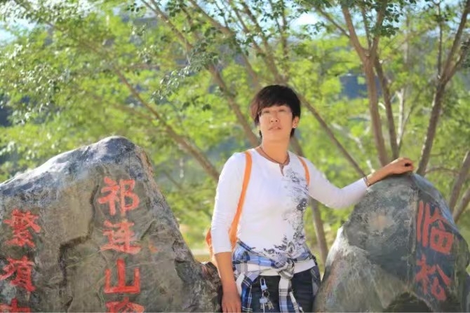 弱水河边青春草的第一张照片--黄冈相亲服务中心