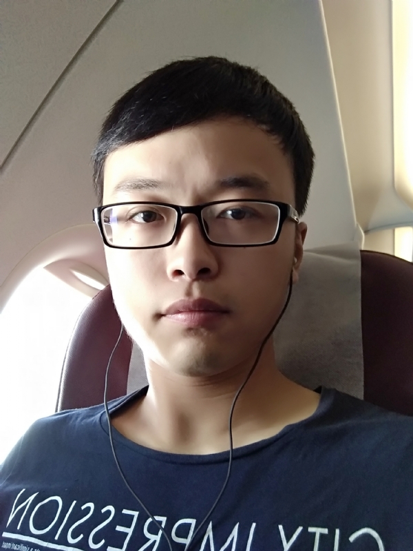在水一方的第二张照片--黄冈相亲服务中心