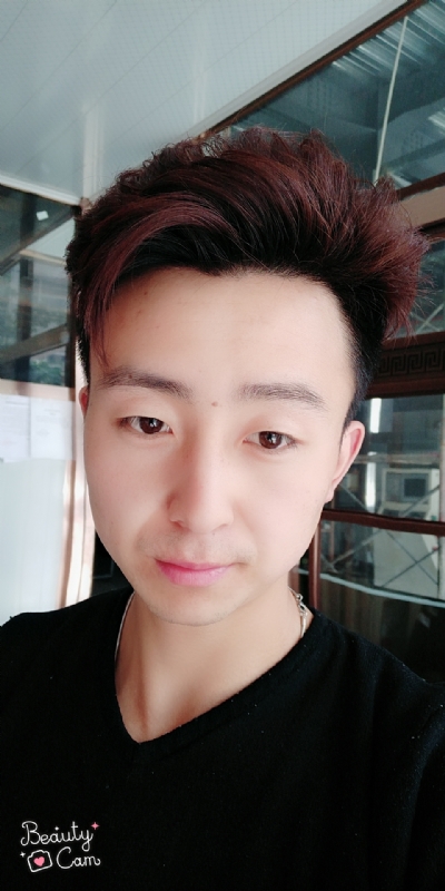 拼命微笑的第三张照片--黄冈相亲服务中心