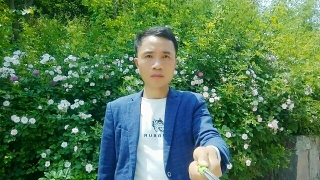 一生何求的第一张照片--黄冈相亲服务中心
