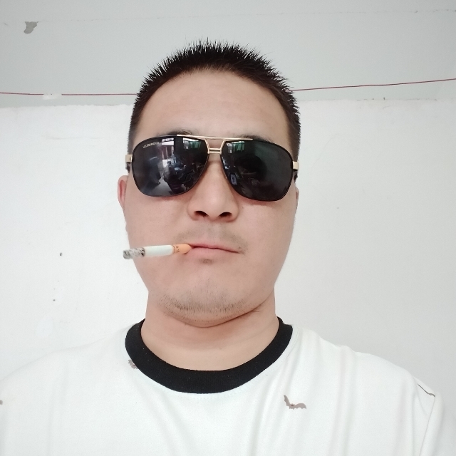 白伟伟的第一张照片--黄冈相亲服务中心