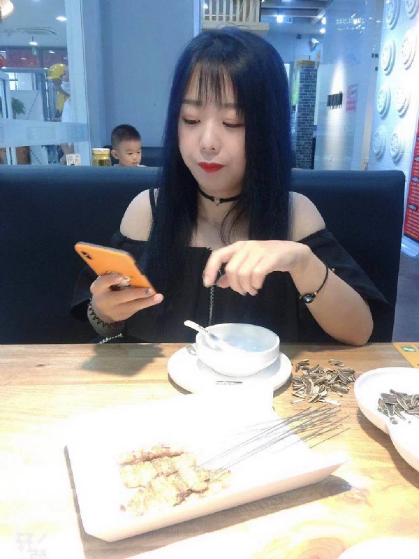 程程的第一张照片--黄冈相亲服务中心