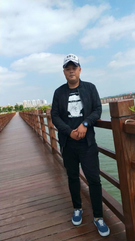 人生如戏的第二张照片--黄冈相亲服务中心