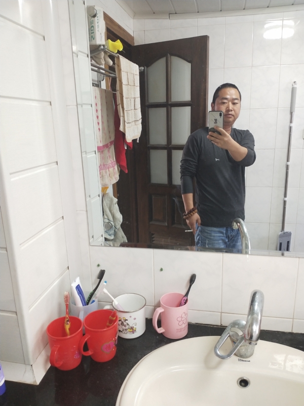 半世人间的第二张照片--黄冈相亲服务中心
