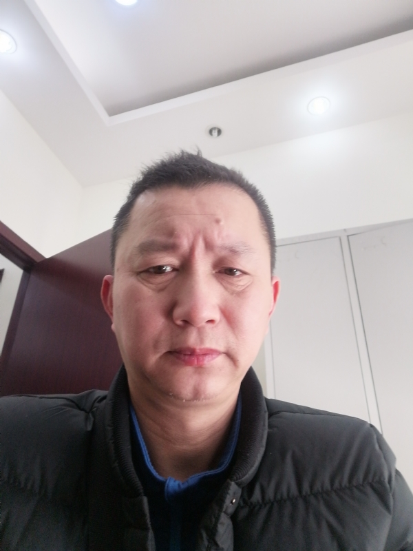 相视而笑的第一张照片--黄冈相亲服务中心