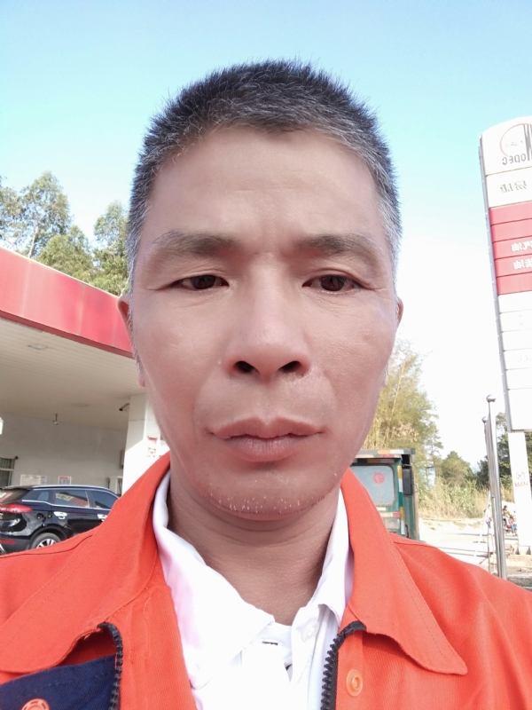 静候缘分的第一张照片--黄冈相亲服务中心