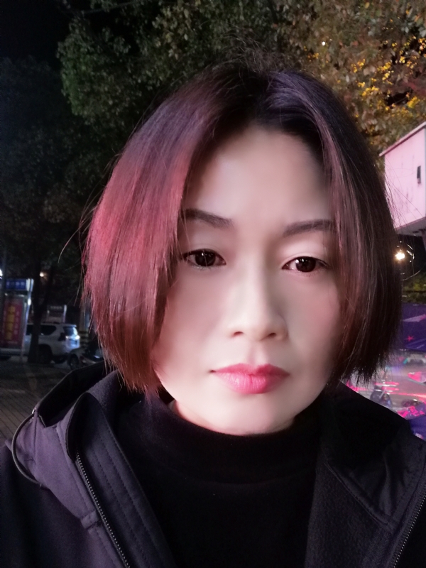 风中百合的第一张照片--黄冈相亲服务中心