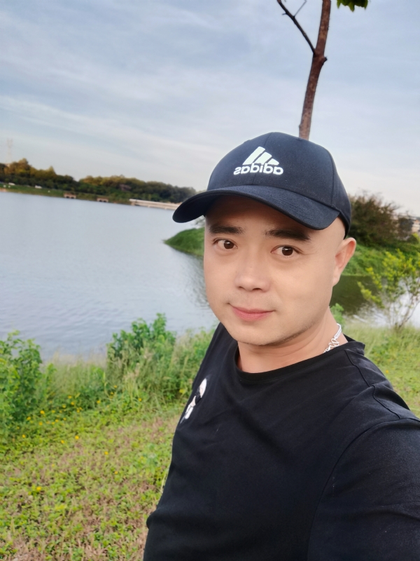 石头哥的第一张照片--黄冈相亲服务中心