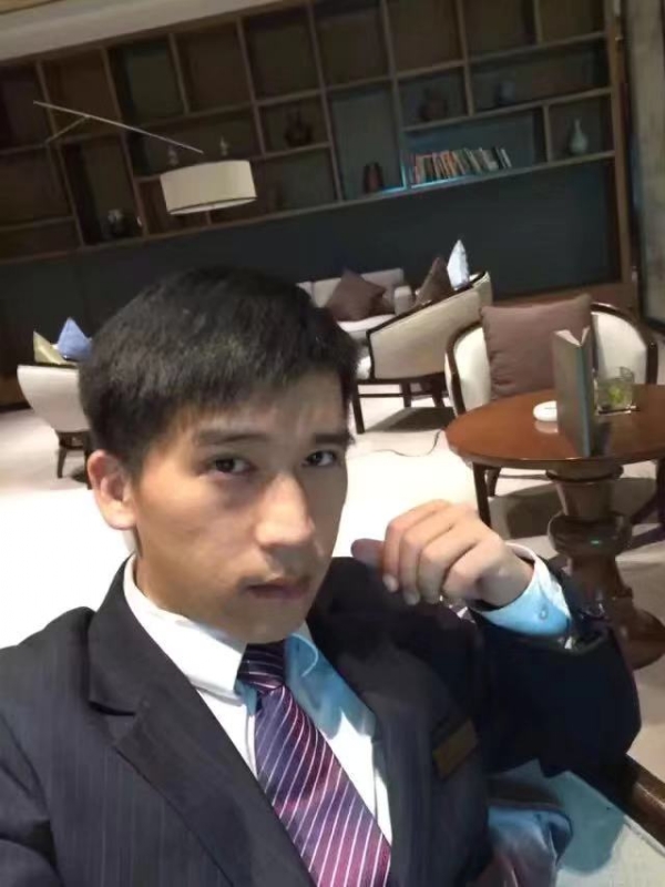 一条孤独的鱼的第二张照片--黄冈相亲服务中心