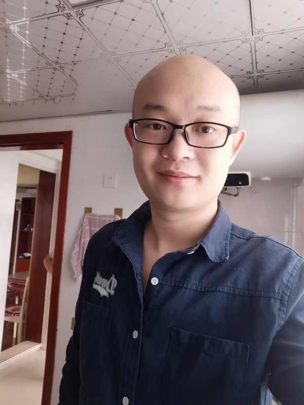 凝望远方的第一张照片--黄冈相亲服务中心