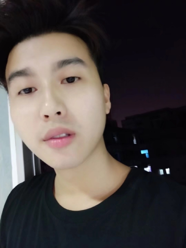 皮特王的第二张照片--黄冈相亲服务中心