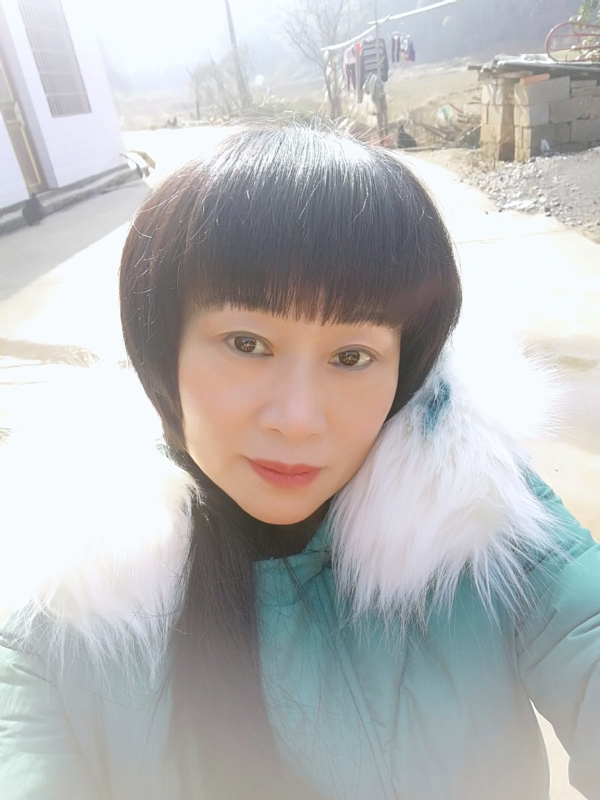 金鱼儿的第一张照片--黄冈相亲服务中心