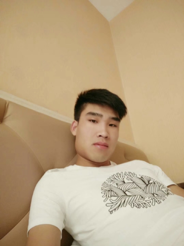 谁不曾孤单上路的第一张照片--黄冈相亲服务中心