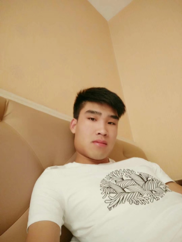 谁不曾孤单上路的第二张照片--黄冈相亲服务中心