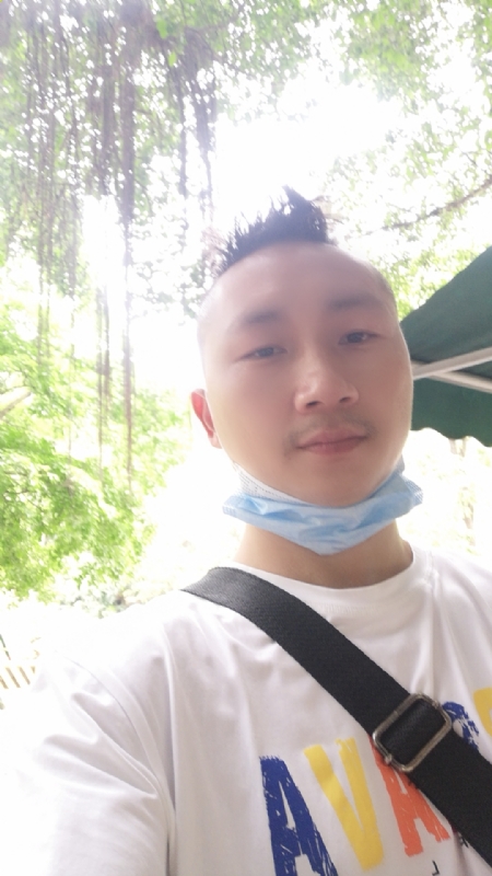 守望幸福的第一张照片--黄冈相亲服务中心