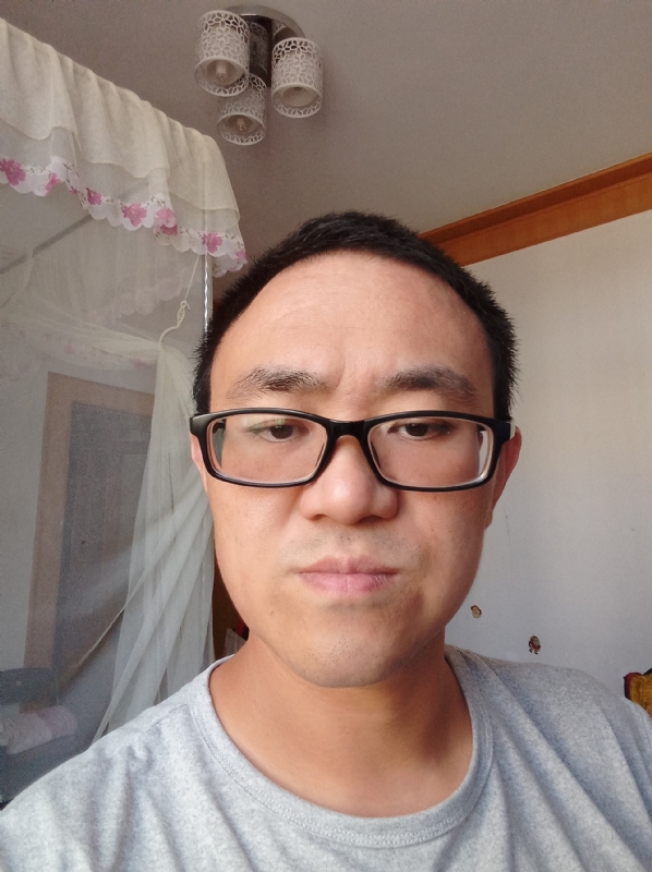小涨常鸿的第一张照片--黄冈相亲服务中心