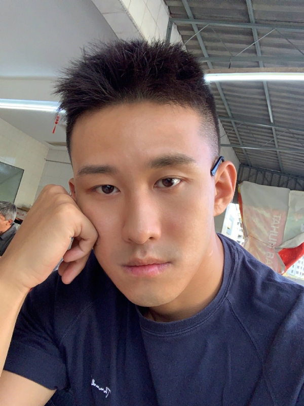 相见恨晚的第二张照片--黄冈相亲服务中心