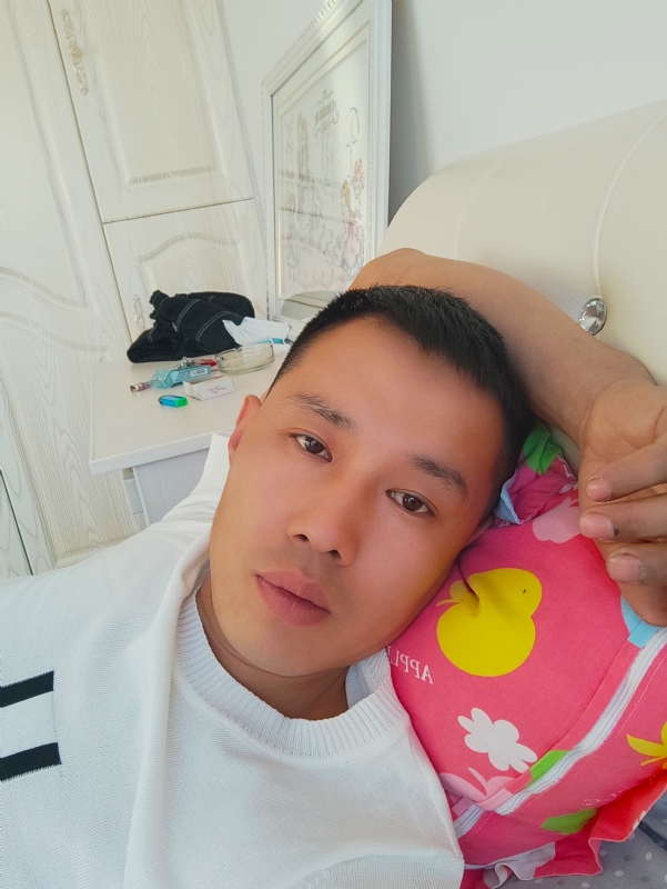 一个人的第一张照片--黄冈相亲服务中心