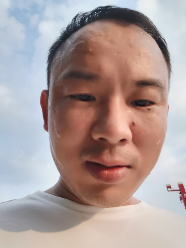 唐老鸭的第一张照片--黄冈相亲服务中心