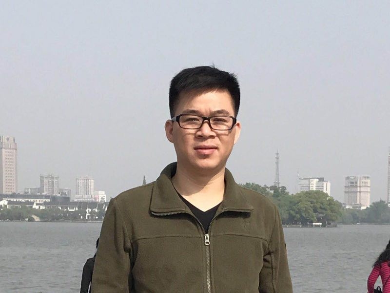 孔雀鱼的第一张照片--黄冈相亲服务中心