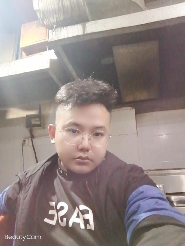 棒哥的第一张照片--黄冈相亲服务中心