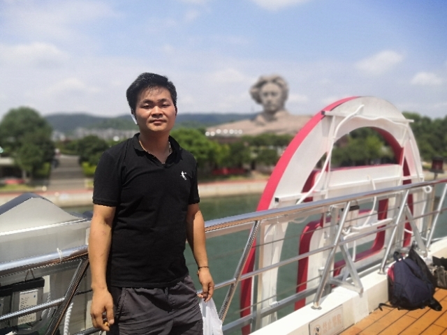 龙的传人的第一张照片--黄冈相亲服务中心