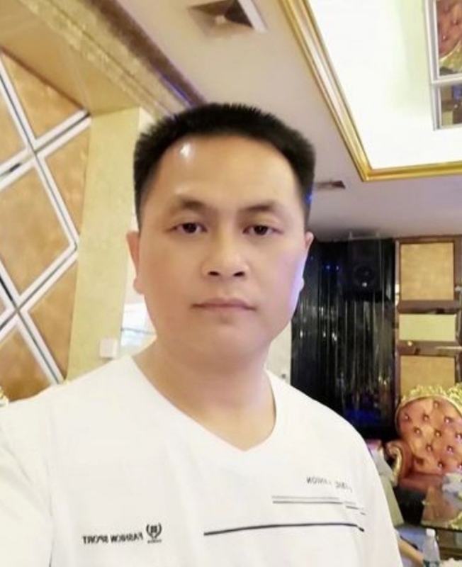 小梁的第一张照片--黄冈相亲服务中心