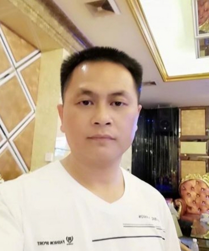 小梁的第二张照片--黄冈相亲服务中心