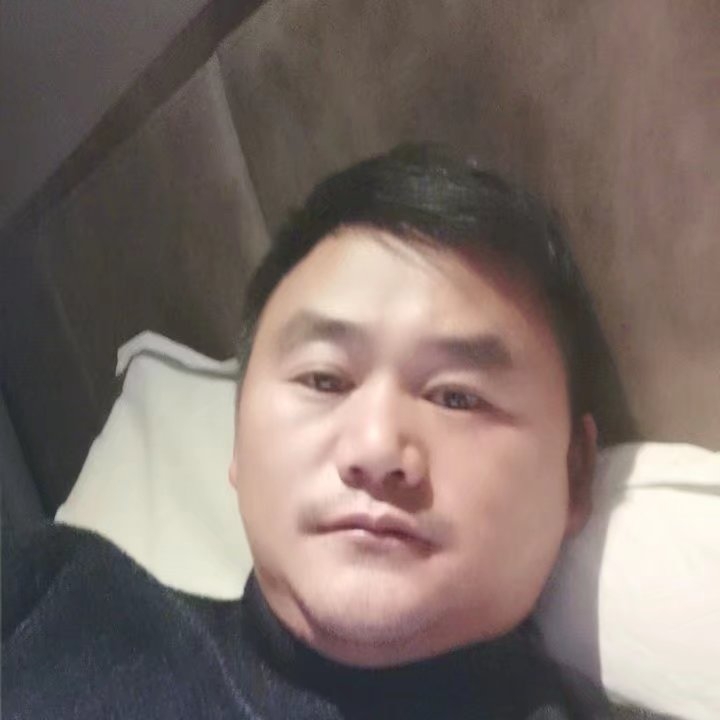 奔跑的第四张照片--黄冈相亲服务中心
