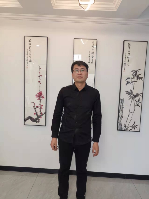 情义比天高的第一张照片--黄冈相亲服务中心