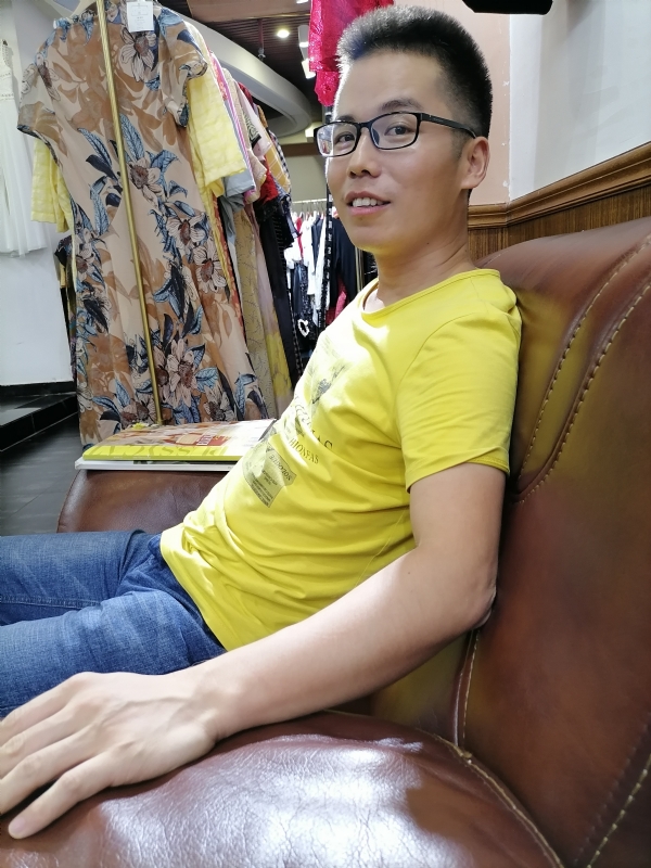 汪顺鹏的第一张照片--黄冈相亲服务中心