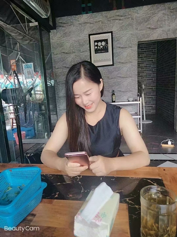 如不坚强弱给谁看的第一张照片--黄冈相亲服务中心