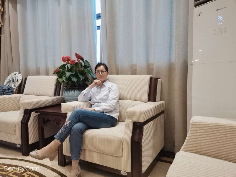 秋水伊人的第一张照片--黄冈相亲服务中心