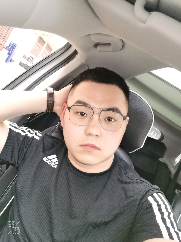 海阔天空的第一张照片--黄冈相亲服务中心