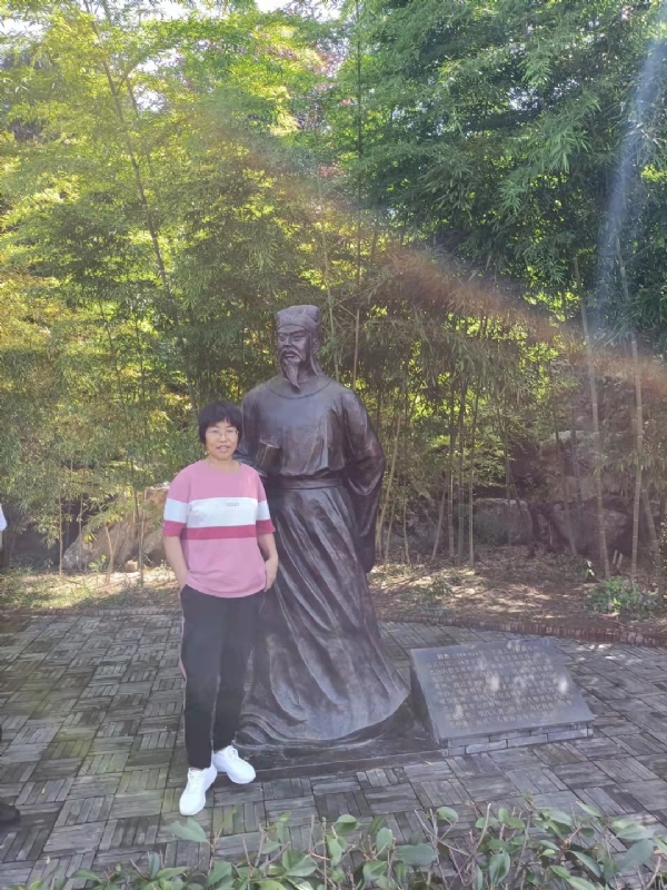 秋天的菊花的第一张照片--黄冈相亲服务中心
